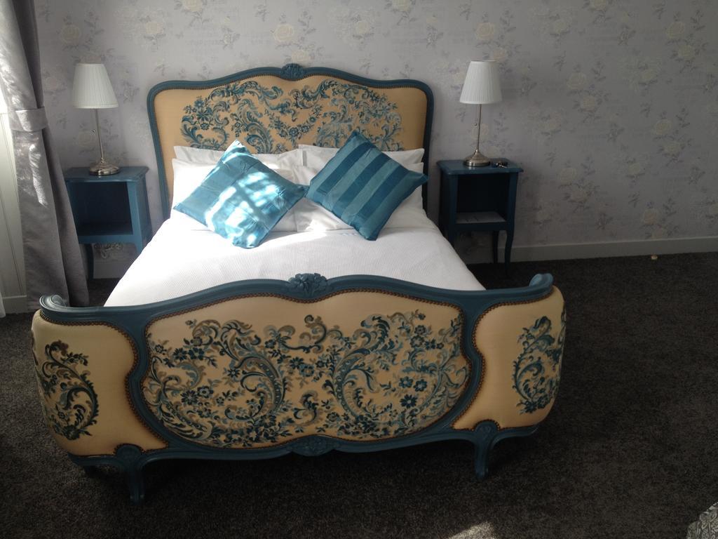 Le Petit Dragon Rouge Miers Quarto foto