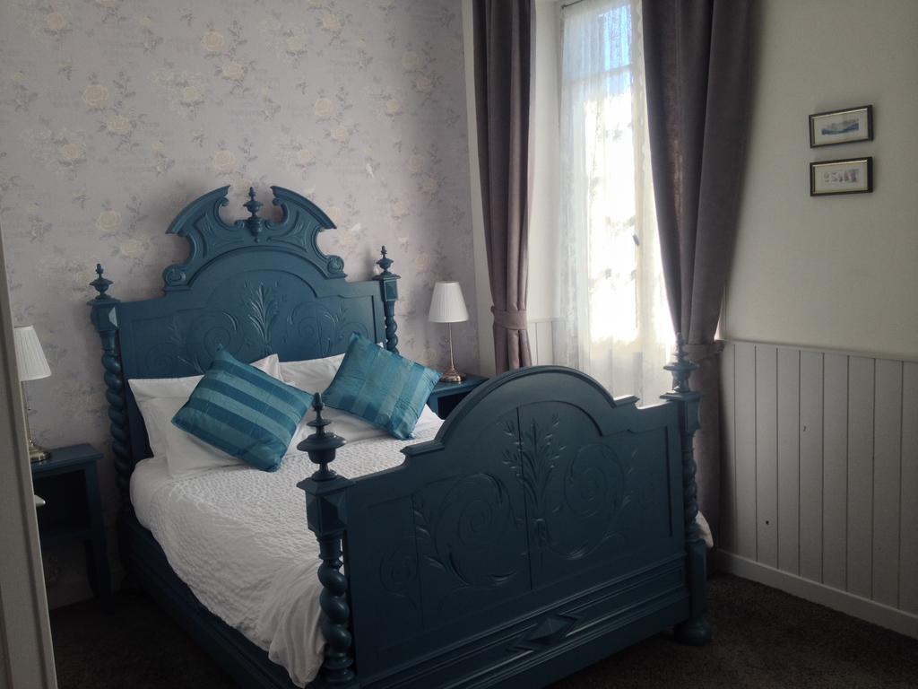 Le Petit Dragon Rouge Miers Quarto foto